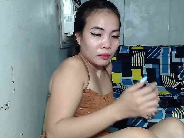 SweetKittyx22 webcam