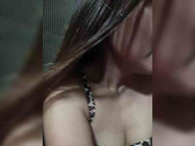 SweetKittyx22 webcam