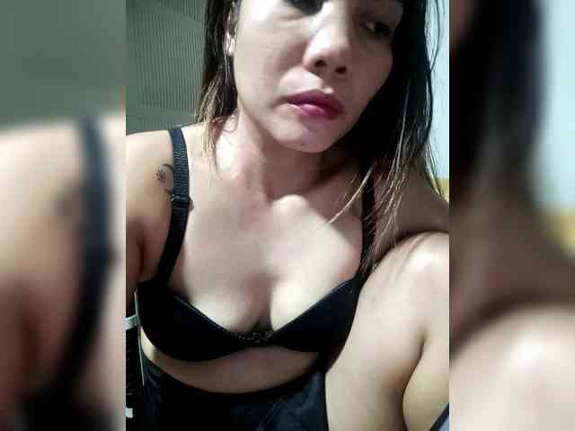 SweetKittyx22 webcam