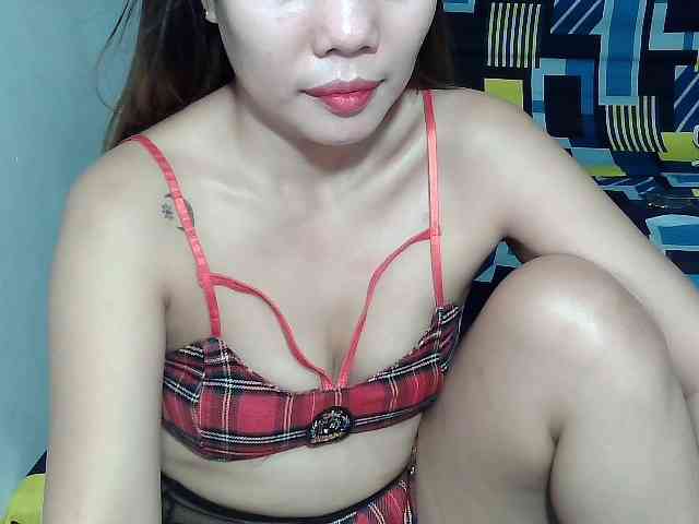 SweetKittyx22 webcam