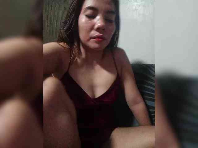 SweetKittyx22 webcam