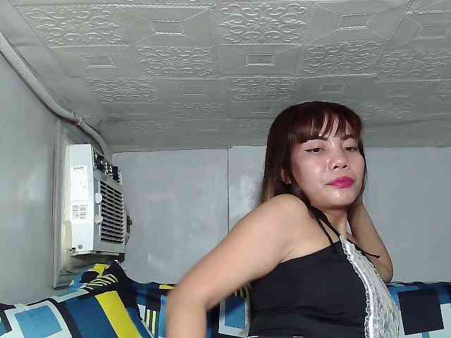 SweetKittyx22 webcam