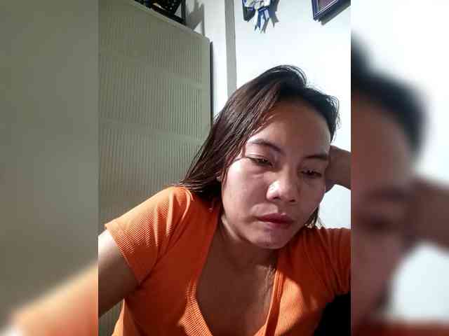 SweetKittyx22 webcam