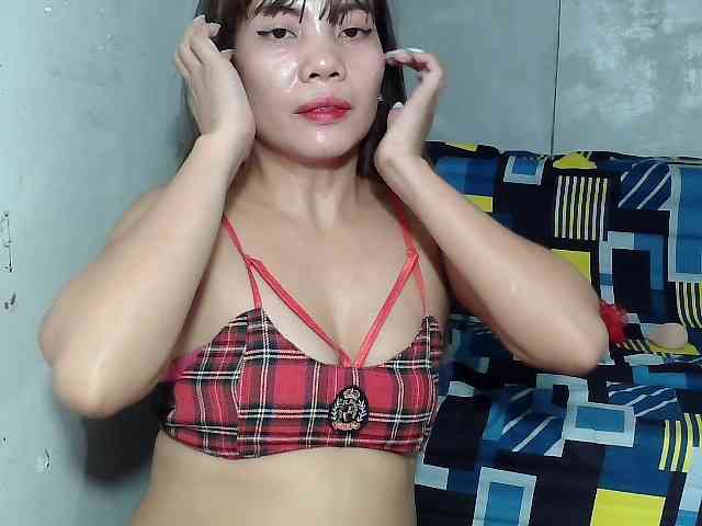 SweetKittyx22 webcam