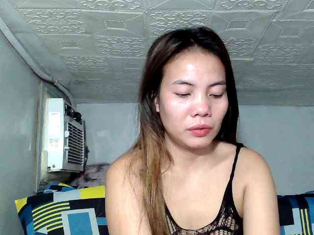 SweetKittyx22 webcam