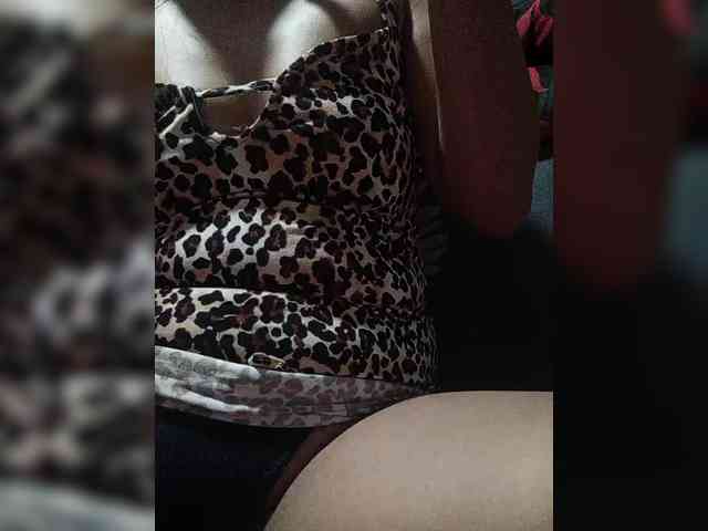 SweetKittyx22 webcam