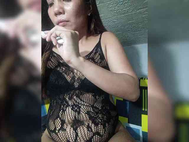 SweetKittyx22 webcam