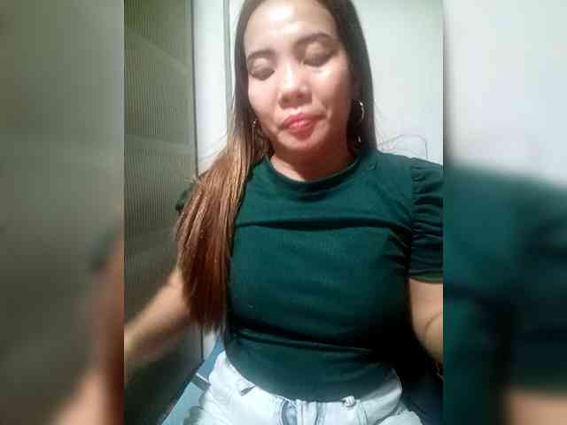 SweetKittyx22 webcam