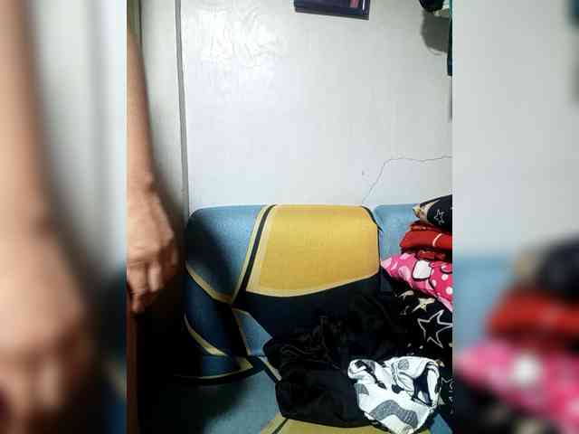 SweetKittyx22 webcam