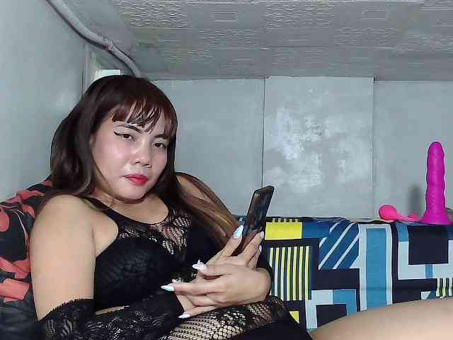 SweetKittyx22 webcam