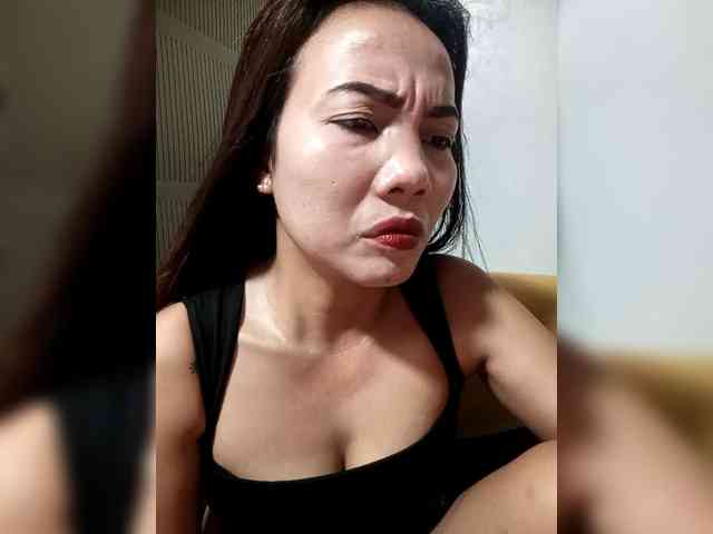 SweetKittyx22 webcam