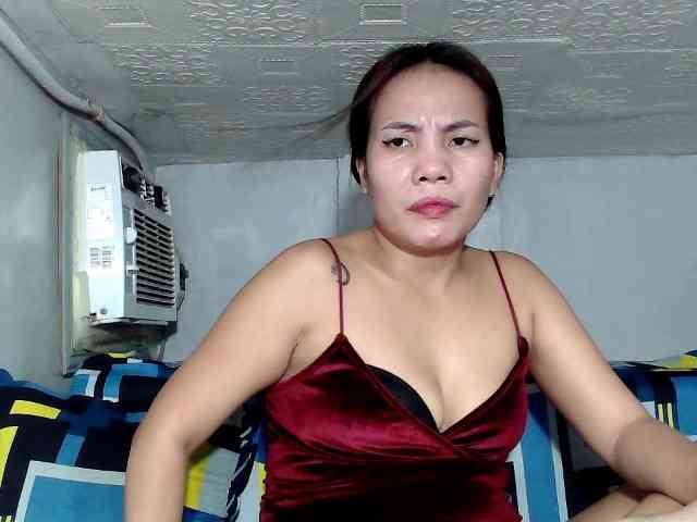 SweetKittyx22 webcam