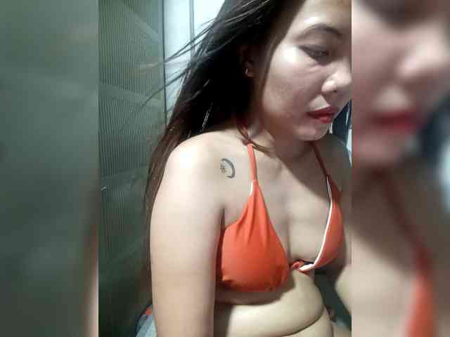 SweetKittyx22 webcam