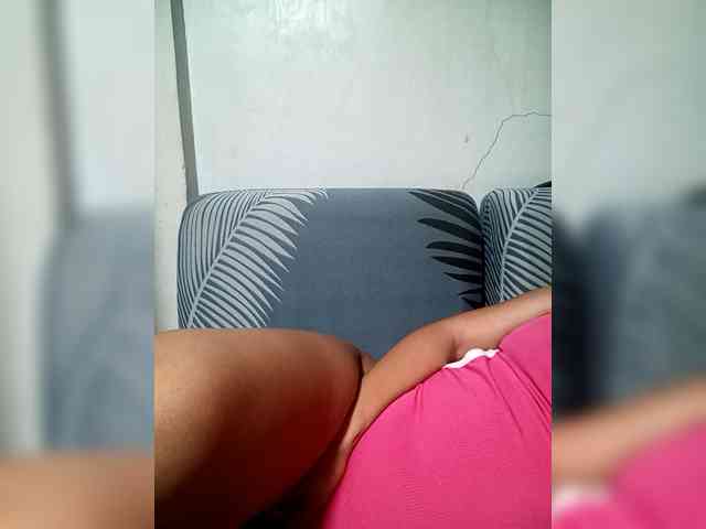 SweetKittyx22 webcam