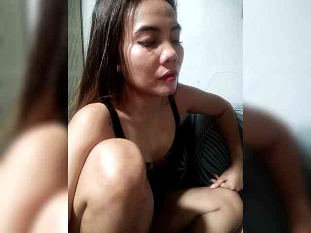 SweetKittyx22 webcam