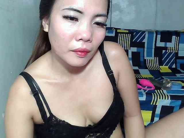 SweetKittyx22 webcam