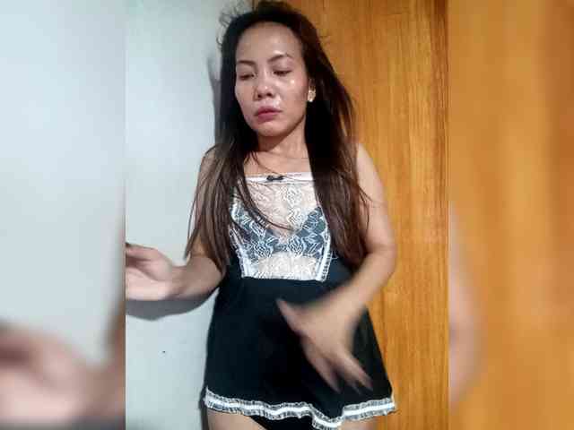 SweetKittyx22 webcam