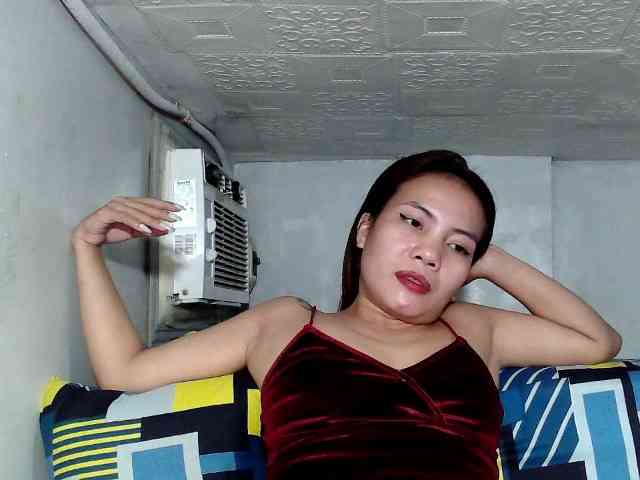 SweetKittyx22 webcam