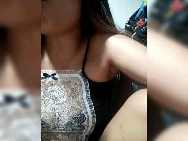 SweetKittyx22 webcam