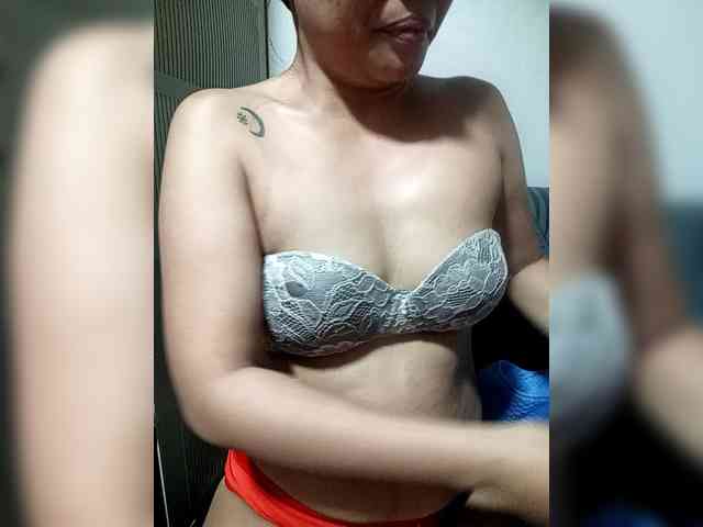 SweetKittyx22 webcam