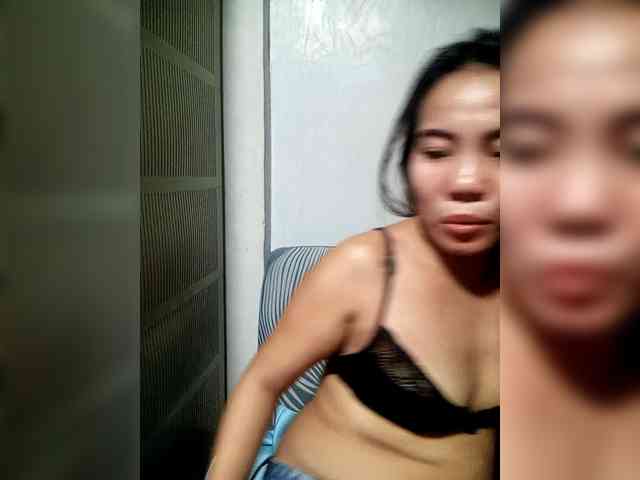 SweetKittyx22 webcam