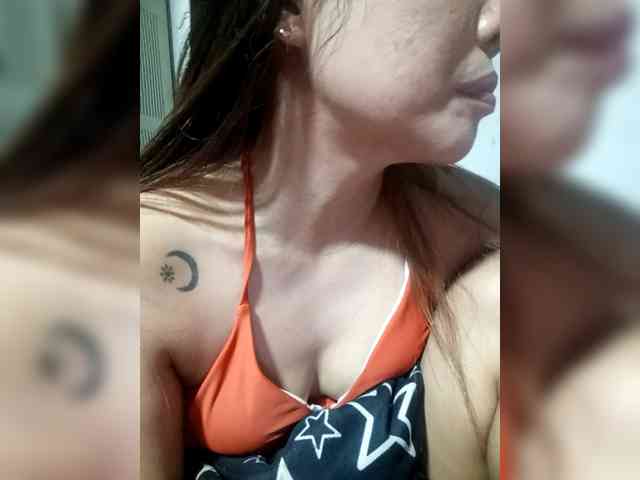 SweetKittyx22 webcam