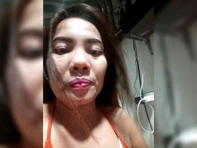 SweetKittyx22 webcam