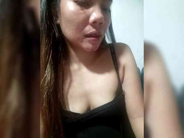 SweetKittyx22 webcam