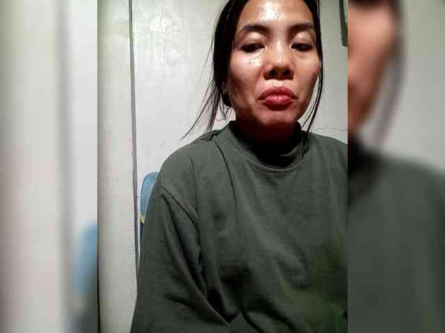 SweetKittyx22 webcam