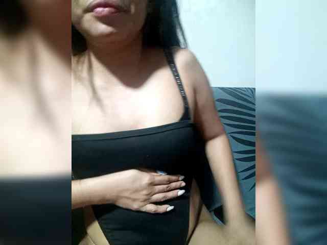 SweetKittyx22 webcam