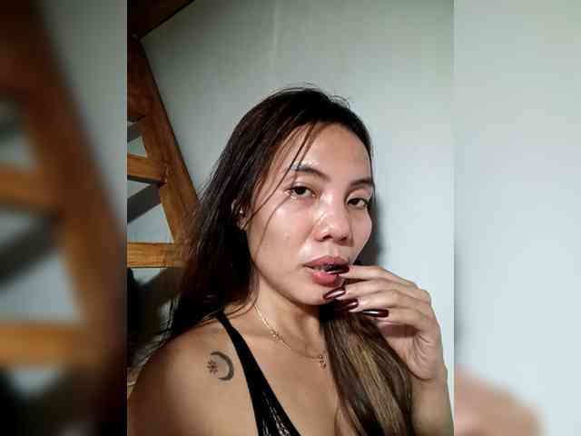 SweetKittyx22 webcam