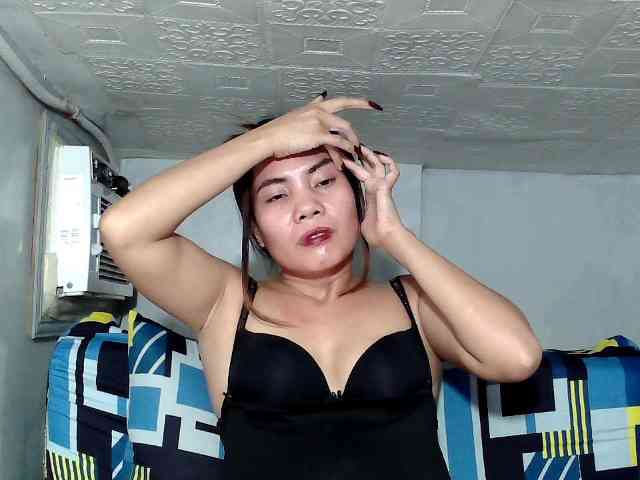 SweetKittyx22 webcam