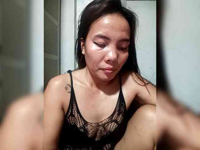 SweetKittyx22 webcam