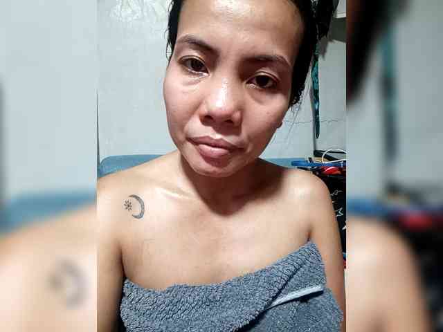 SweetKittyx22 webcam