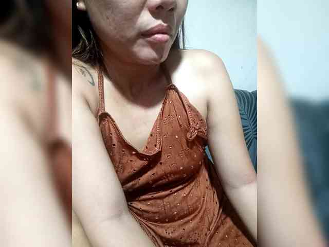 SweetKittyx22 webcam