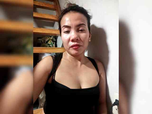 SweetKittyx22 webcam