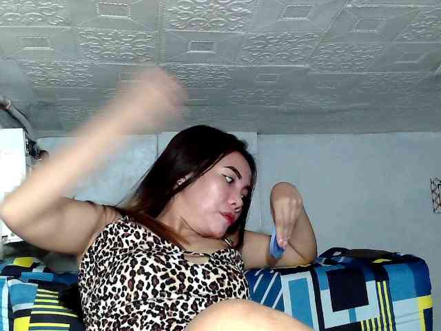 SweetKittyx22 webcam