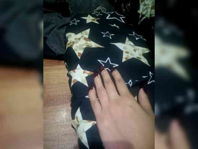 SweetKittyx22 webcam