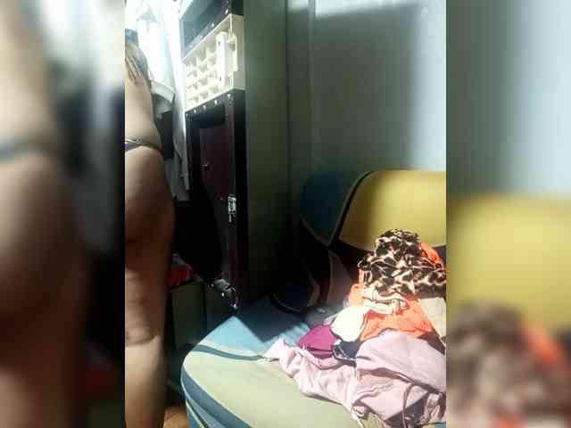 SweetKittyx22 webcam