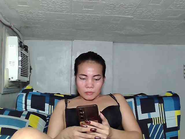 SweetKittyx22 webcam