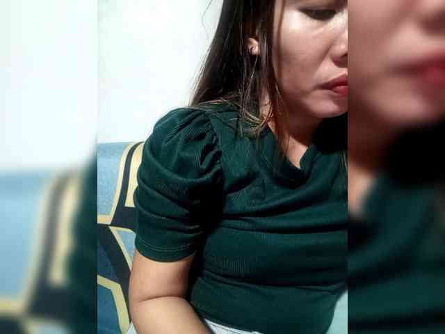 SweetKittyx22 webcam