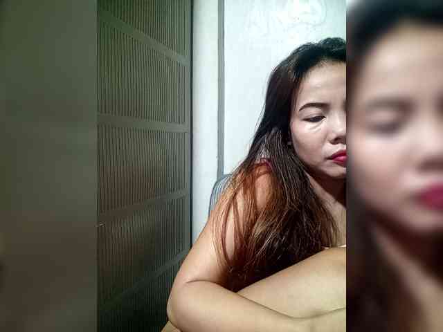 SweetKittyx22 webcam