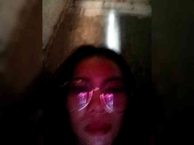 SweetKittyx22 webcam