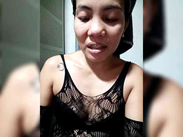 SweetKittyx22 webcam