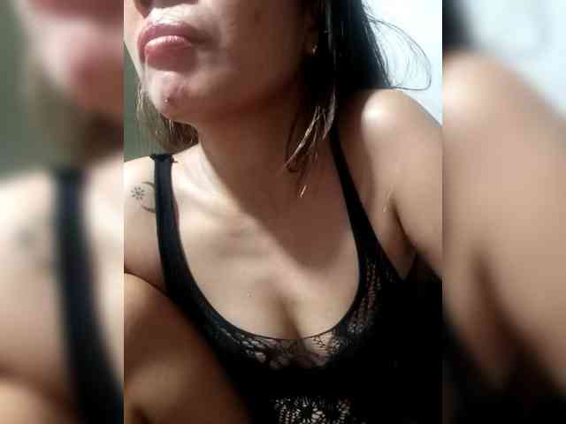 SweetKittyx22 webcam