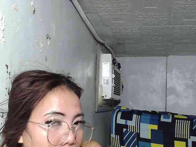 SweetKittyx22 webcam