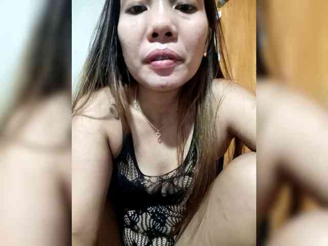 SweetKittyx22 webcam