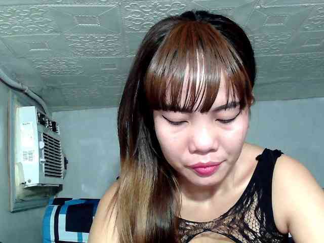 SweetKittyx22 webcam