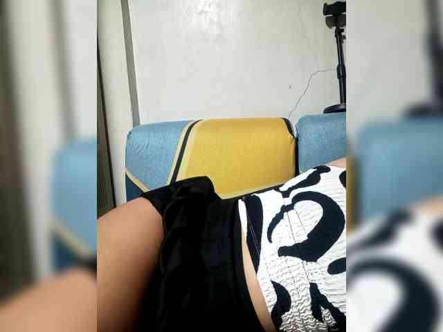 SweetKittyx22 webcam