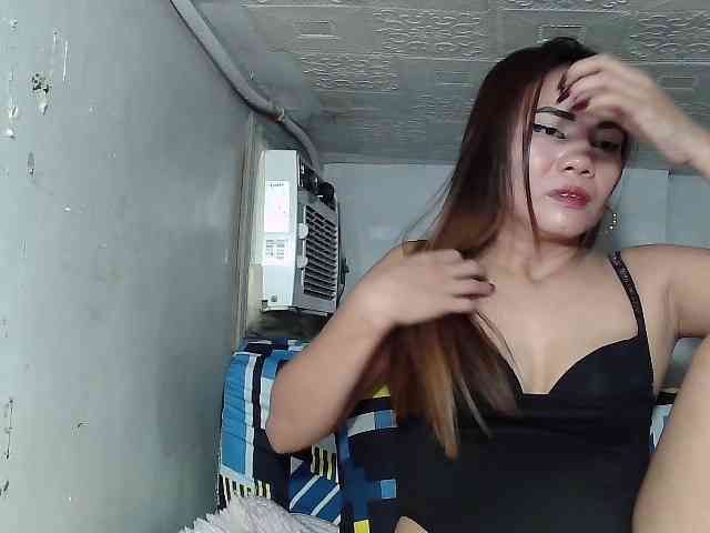 SweetKittyx22 webcam